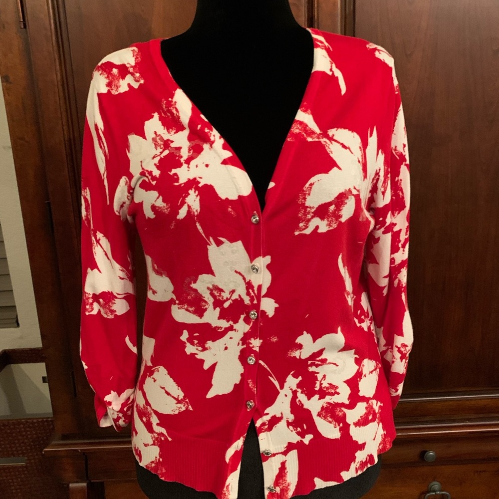 Red and white 3/4 sleeved Sweater